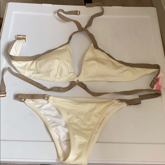 VS Bikini - Picture 2 of 6